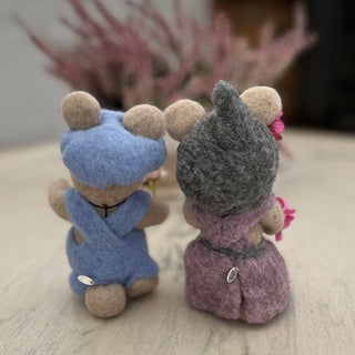 Woolen needle figure - Anne and Arne