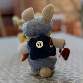 Wool needle figure Bastian