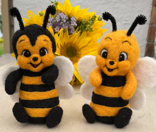 Ullnåla figur Petter og Bumble - reservert