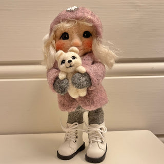 Wool needle figure Astrid